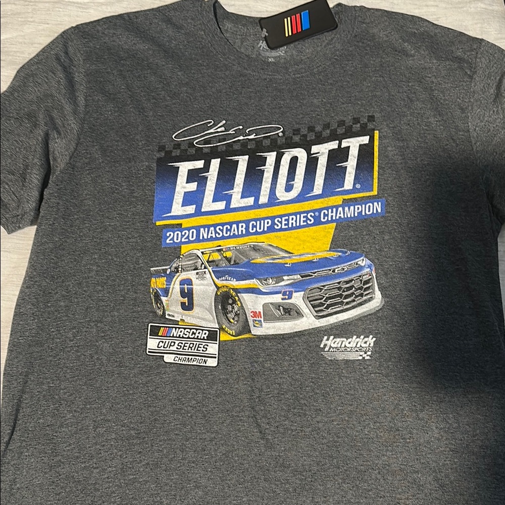 Chase Elliott 2020 NASCAR Champion T-Shirt NWT